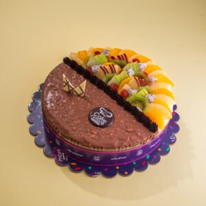 كيك نصف شوكولاتة ونصف فواكه